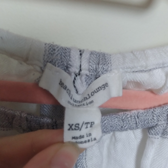 BeachLunchLounge Neutral Plaid Peasant Blouse Size XS - Picture 5 of 6